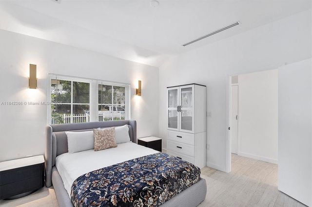 58 NE 45th St 0, Miami, FL 33137