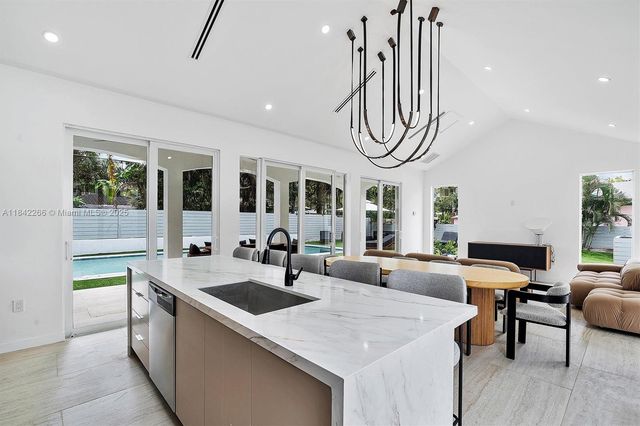 58 NE 45th St 0, Miami, FL 33137