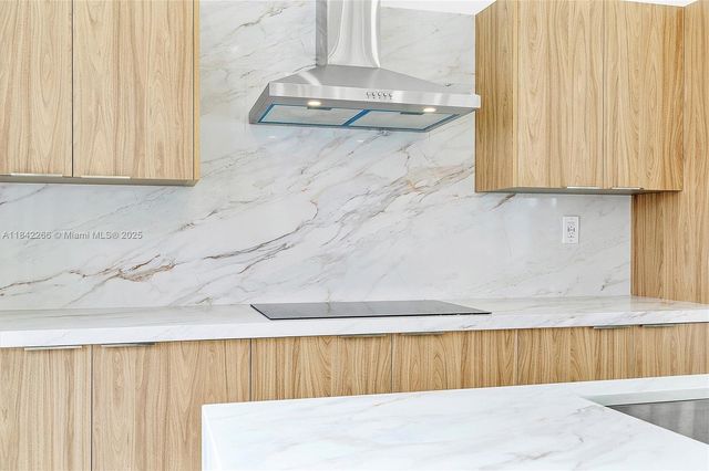 58 NE 45th St 0, Miami, FL 33137