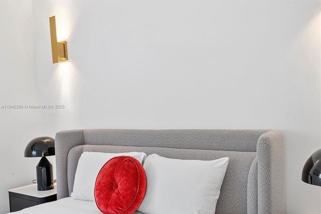 58 NE 45th St 0, Miami, FL 33137