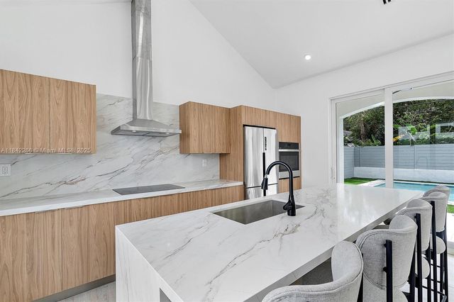 58 NE 45th St 0, Miami, FL 33137