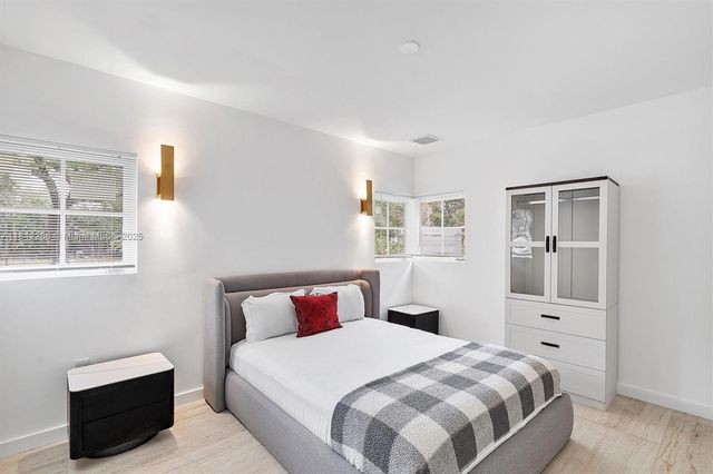 58 NE 45th St 0, Miami, FL 33137