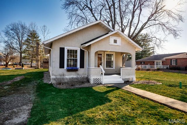 811 Adams Street, Gillespie, IL 62033