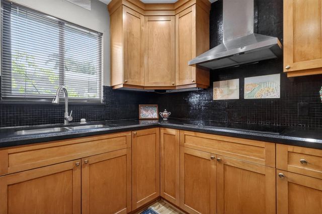 70 18th Avenue S, Lake Worth Beach, FL 33460