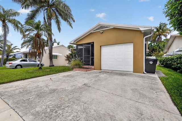 70 18th Avenue S, Lake Worth Beach, FL 33460