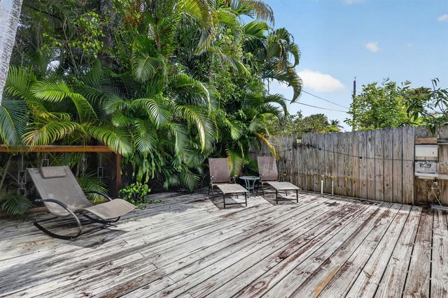 70 18th Avenue S, Lake Worth Beach, FL 33460