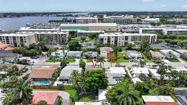 70 18th Avenue S, Lake Worth Beach, FL 33460