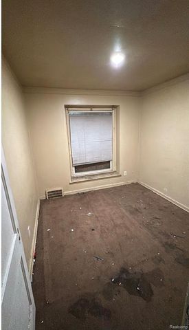 18644 Kelly Road, Detroit, MI 48224