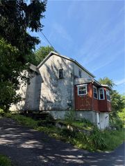 2102 Nemeth Drive, Lower Saucon Twp, PA 18015
