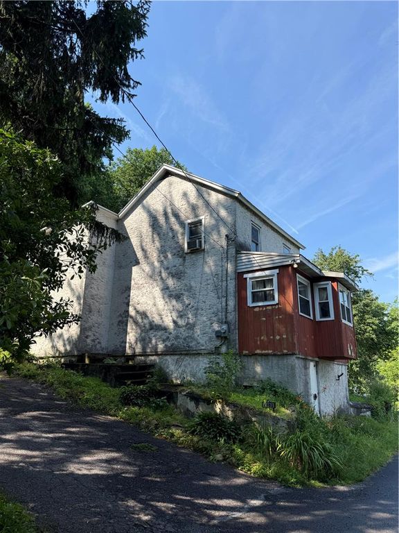 2102 Nemeth Drive, Lower Saucon Twp, PA 18015