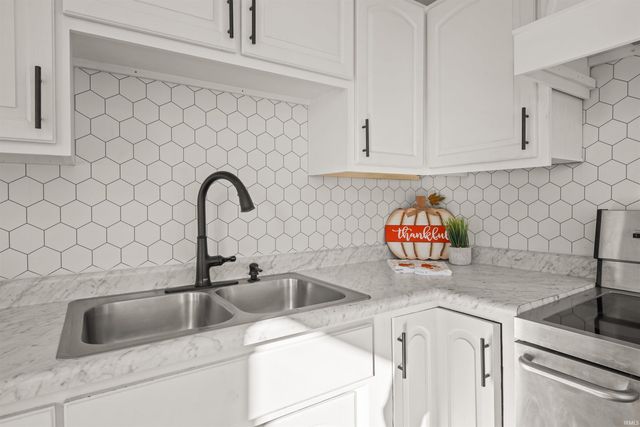 115 S Walnut Street, Fairmount, IN 46928