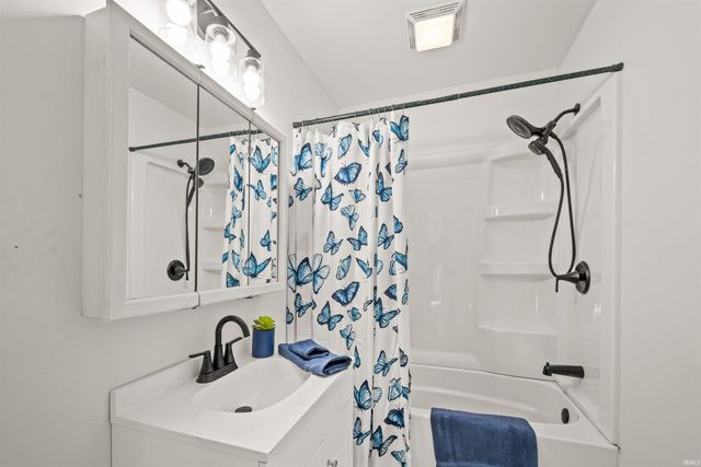 115 S Walnut Street, Fairmount, IN 46928