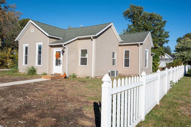 115 S Walnut Street, Fairmount, IN 46928