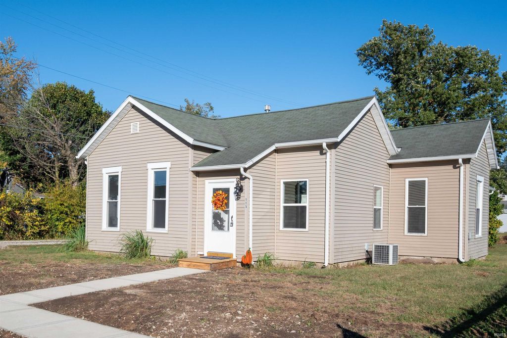 115 S Walnut Street, Fairmount, IN 46928
