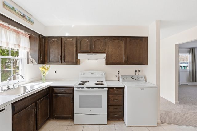 231 Route 28 APT 1, West Harwich, MA 02671