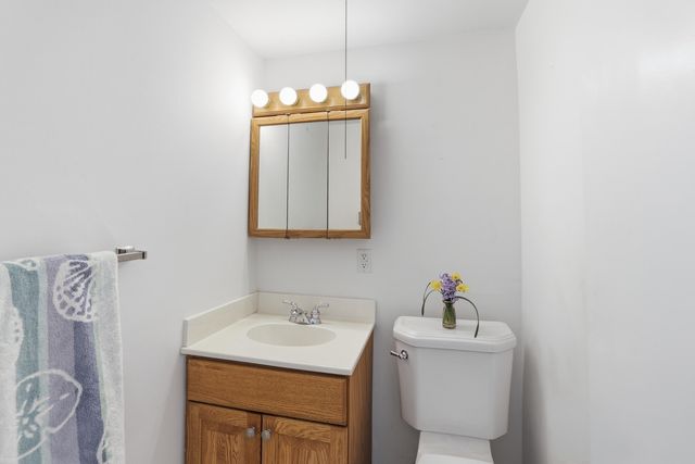 231 Route 28 APT 1, West Harwich, MA 02671