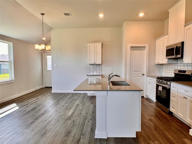 903 County Road 5102, Cleveland, TX 77327