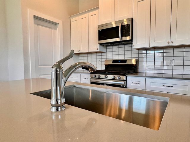 903 County Road 5102, Cleveland, TX 77327