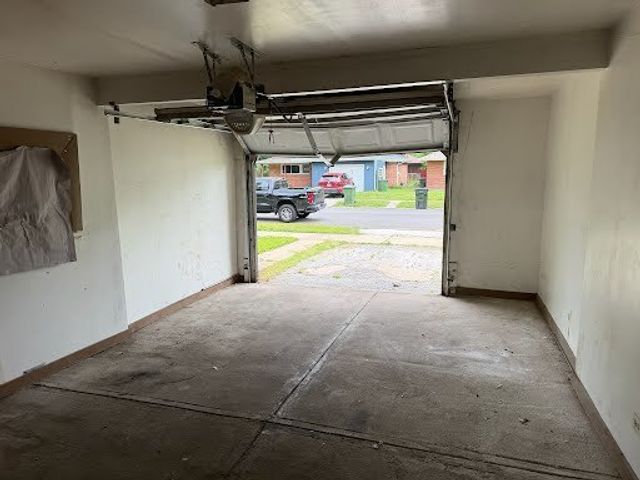 15122 Meadow Lane, Dolton, IL 60419