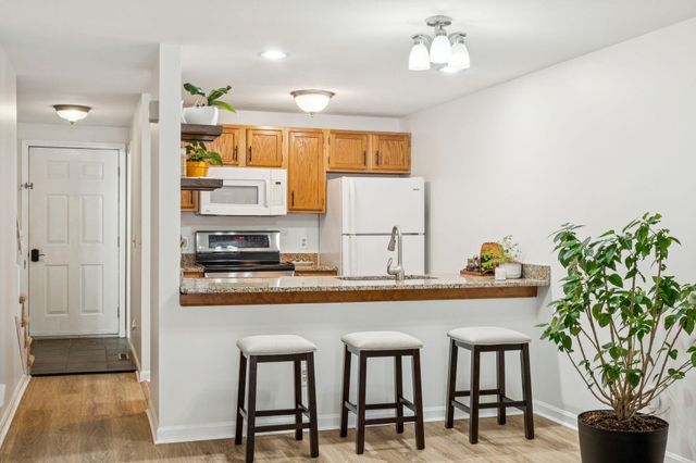 44 Glengarry Drive, Stratham, NH 03885