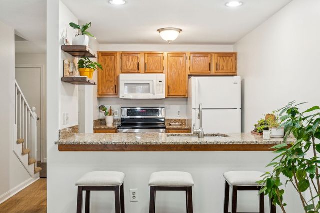 44 Glengarry Drive, Stratham, NH 03885