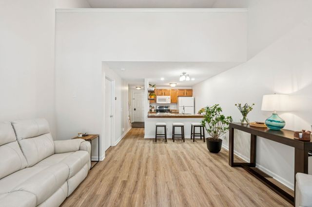 44 Glengarry Drive, Stratham, NH 03885