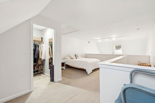 44 Glengarry Drive, Stratham, NH 03885