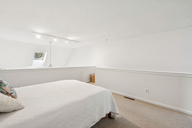 44 Glengarry Drive, Stratham, NH 03885