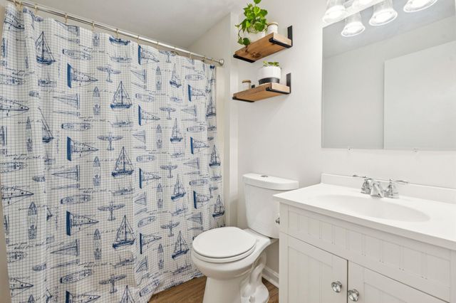 44 Glengarry Drive, Stratham, NH 03885