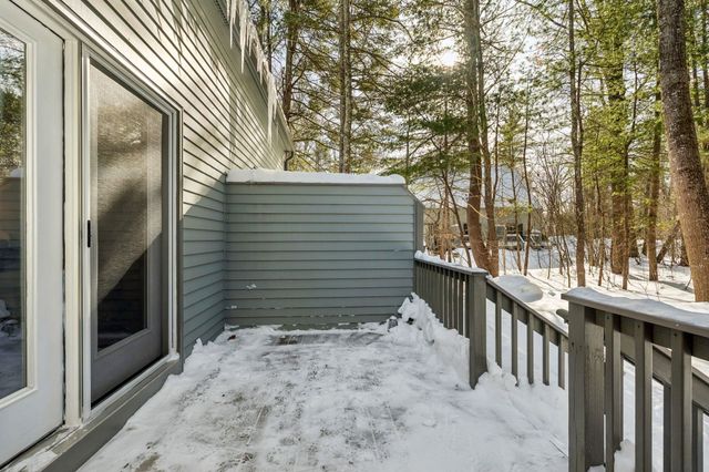 44 Glengarry Drive, Stratham, NH 03885