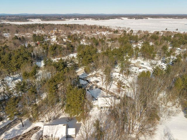 44 Glengarry Drive, Stratham, NH 03885
