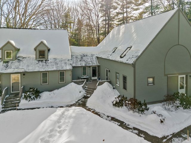 44 Glengarry Drive, Stratham, NH 03885