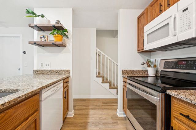 44 Glengarry Drive, Stratham, NH 03885