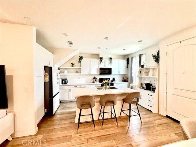 979 W Clover, Rialto, CA 92376