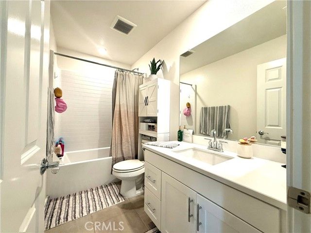 979 W Clover, Rialto, CA 92376