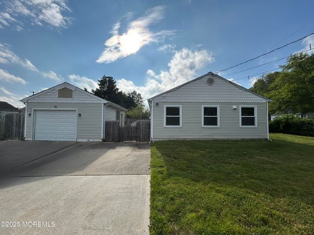 78 Adriatic Avenue, Waretown, NJ 08758