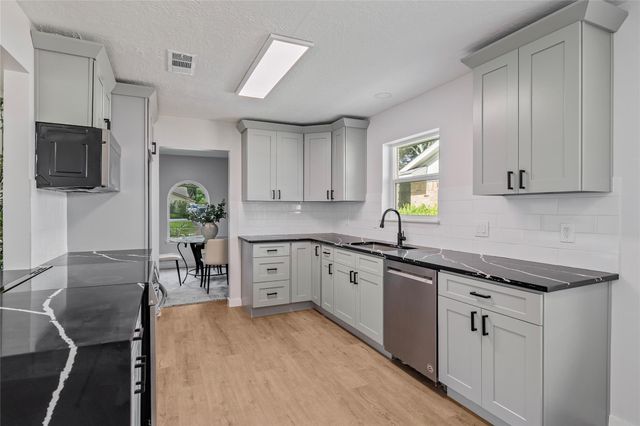 6114 Valkeith Drive, Houston, TX 77096