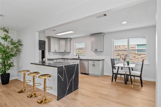 6114 Valkeith Drive, Houston, TX 77096
