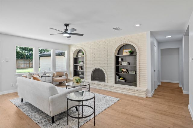 6114 Valkeith Drive, Houston, TX 77096