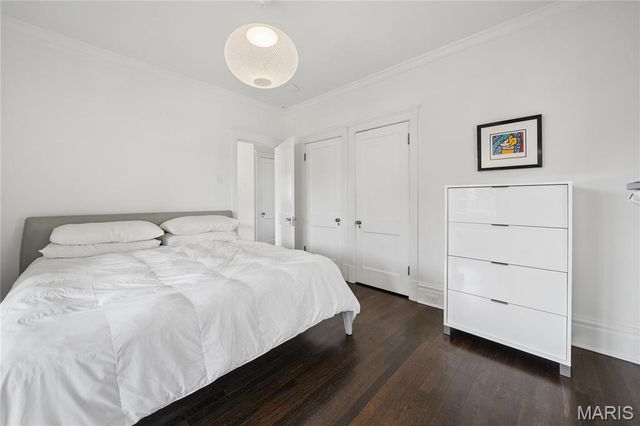 30 Arundel Place, Clayton, MO 63105