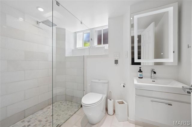 30 Arundel Place, Clayton, MO 63105