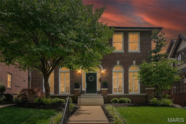 30 Arundel Place, Clayton, MO 63105