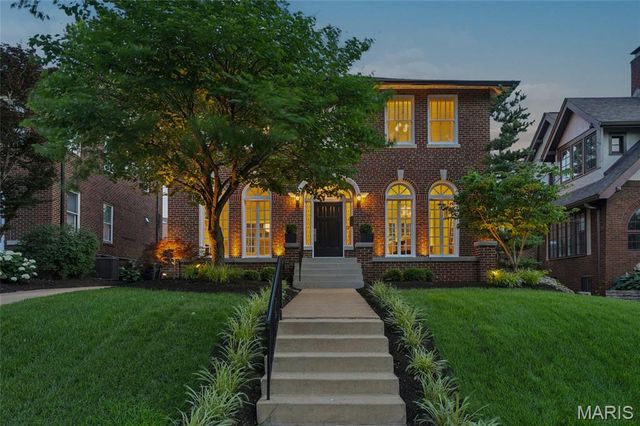 30 Arundel Place, Clayton, MO 63105