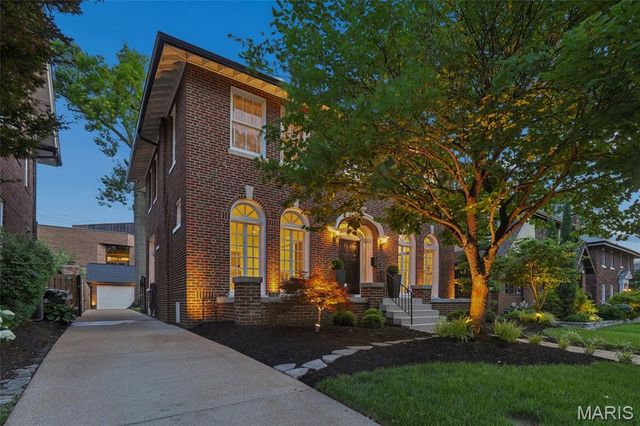 30 Arundel Place, Clayton, MO 63105
