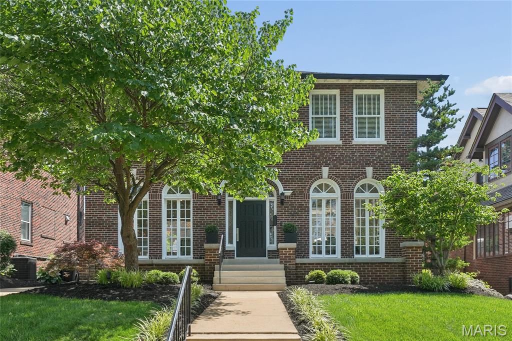 30 Arundel Place, Clayton, MO 63105
