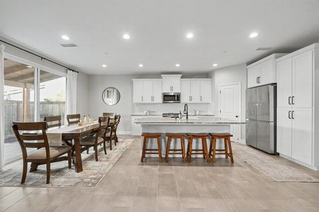 4682 Loftwood Road, Madera, CA 93636