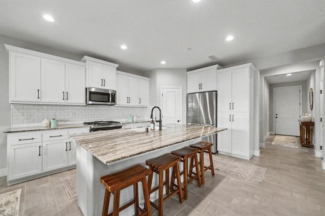 4682 Loftwood Road, Madera, CA 93636