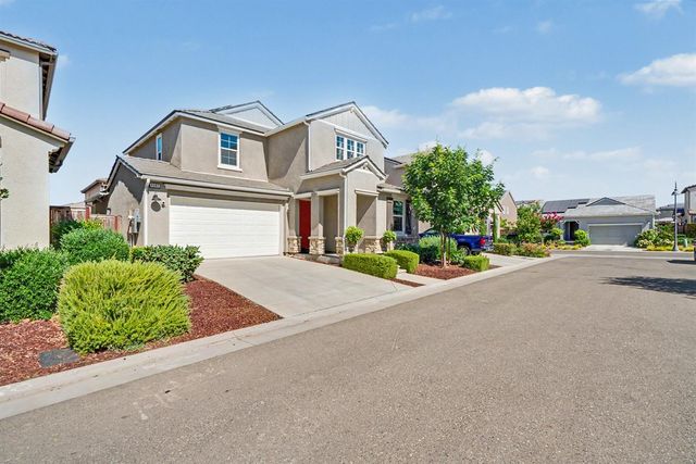 4682 Loftwood Road, Madera, CA 93636