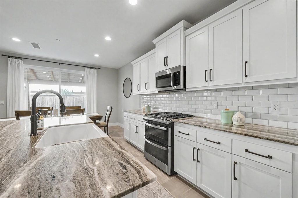 Image 2 of property listing at 4682 Loftwood Road, Madera, CA 93636