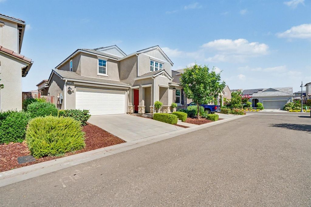 Image 5 of property listing at 4682 Loftwood Road, Madera, CA 93636